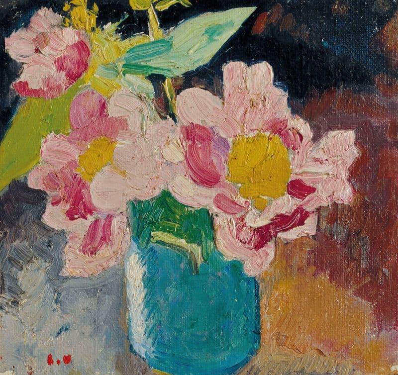 Fleurs roses aux cœurs jaunes, vase bleu as a canvas print